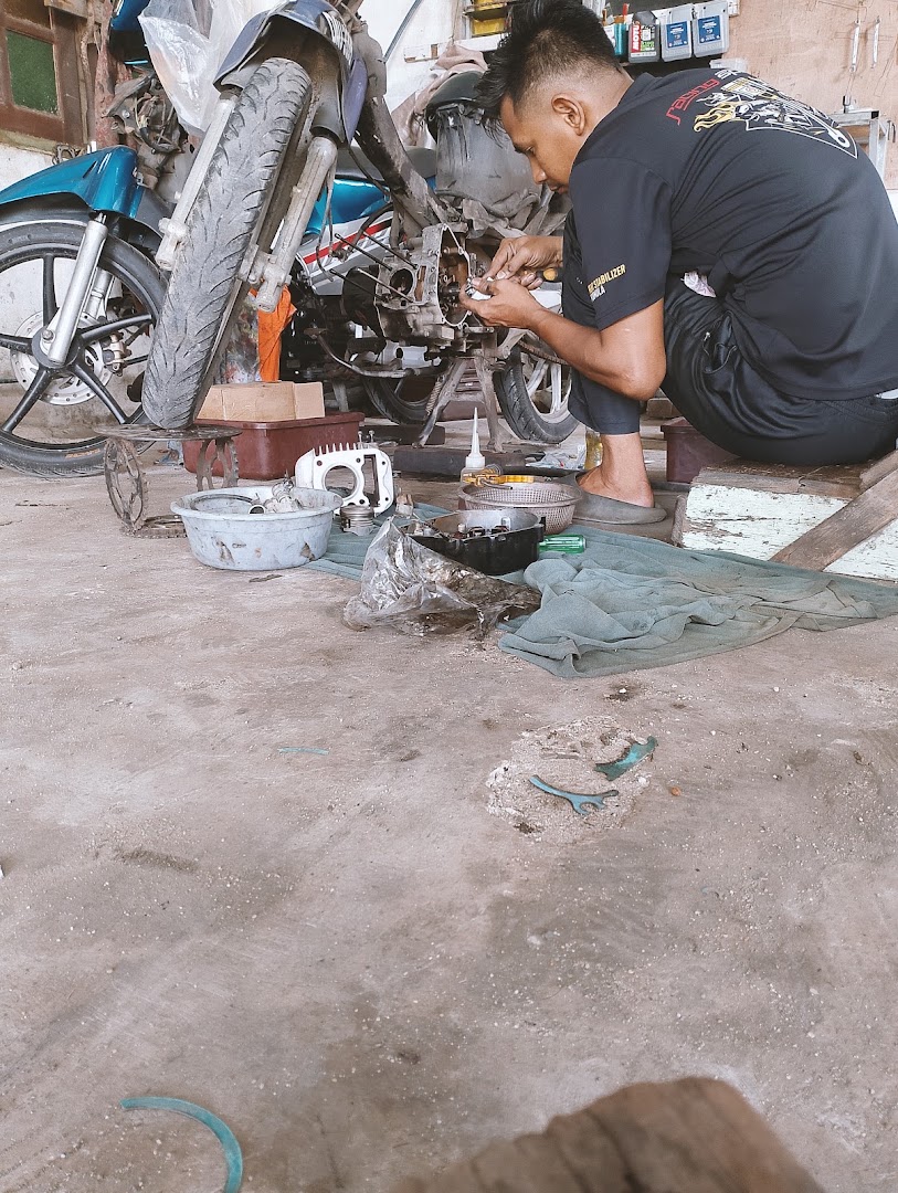 bengkel eppy motorsport in Marang