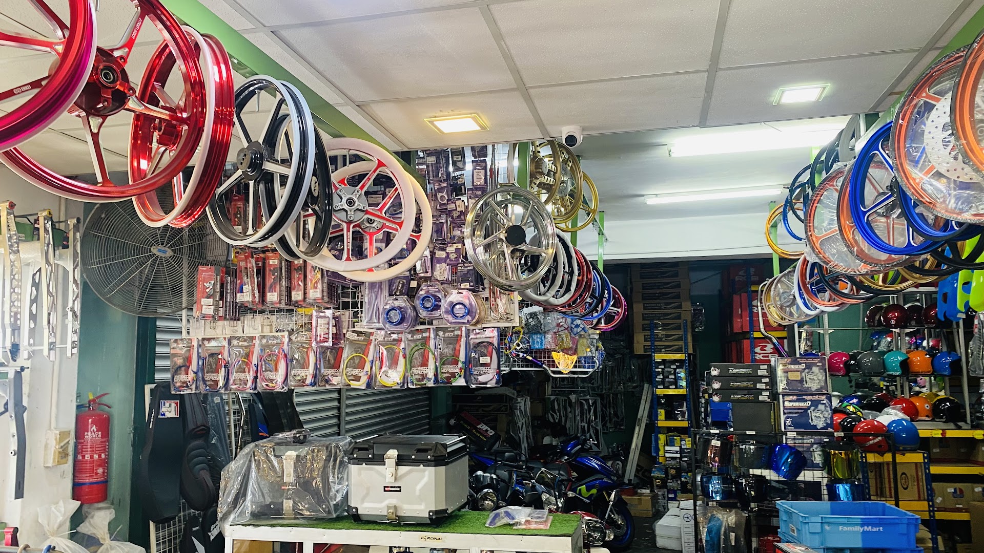 PMM MOTORS HQ (SERVICE & ACCESSORIES ) in Sungai Buloh