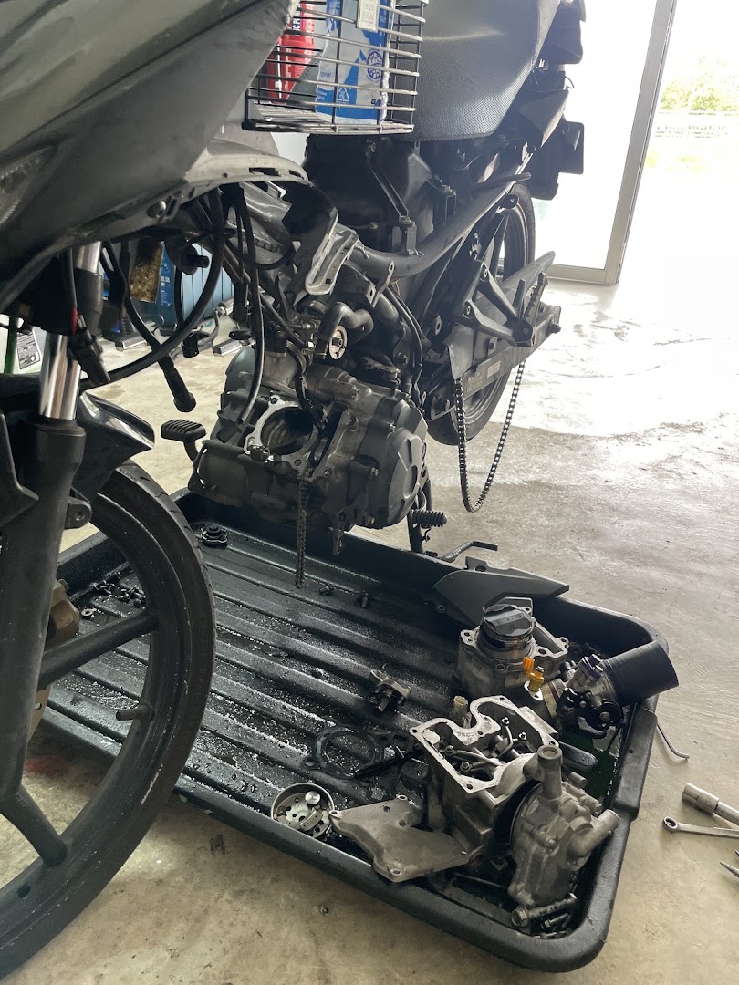 ADR GARAGE — photo 2