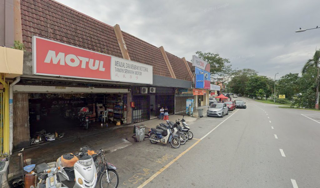 Taman Semarak Motor in Nilai