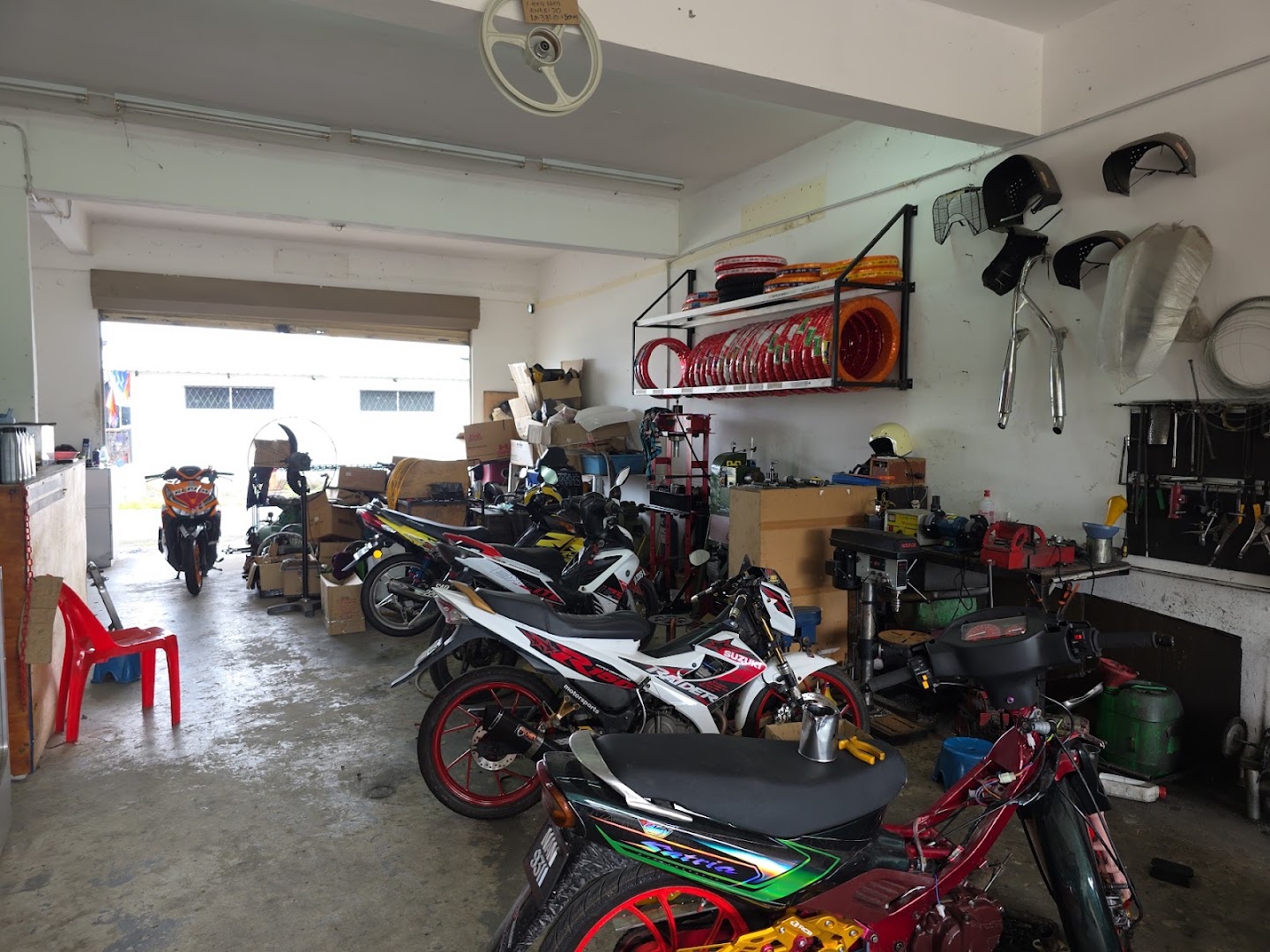WAN MOTOR Lumat Centre — photo 2