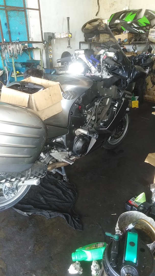 Shamin Motor in Pokok Sena