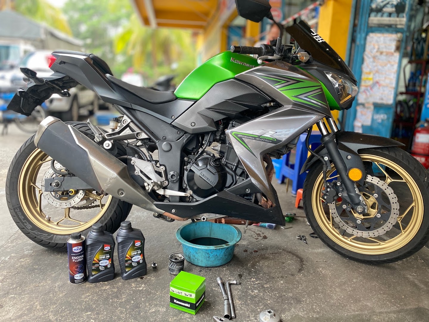 Ah Huat Motor Service Centre | 亞發摩多服務中心 | Maxxis Tires — photo 3