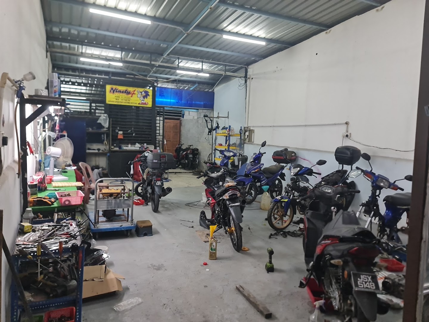 55 garage — photo 3