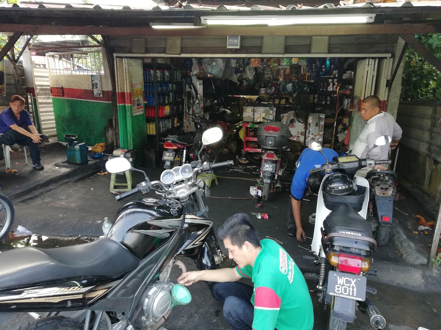Castrol Bike Point - Syarikat Champion Motor — photo 3