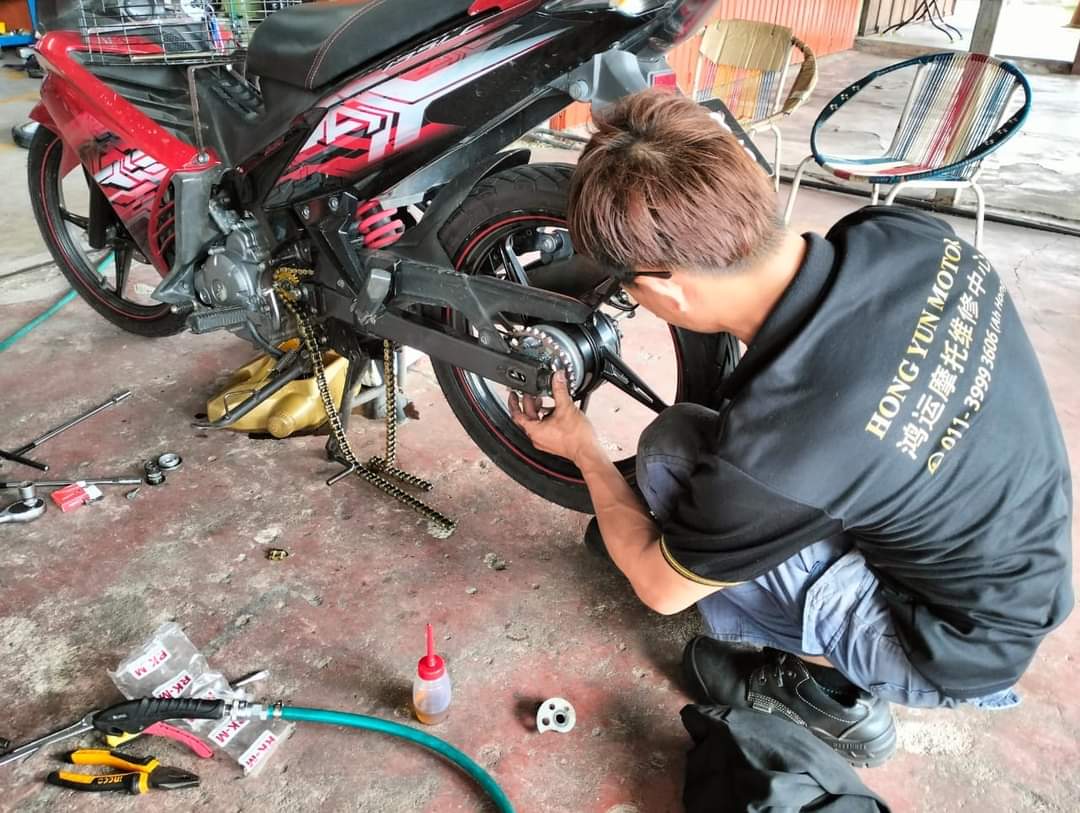 Hong Yun Motor (kedai membaiki motorcycle) in Pagoh