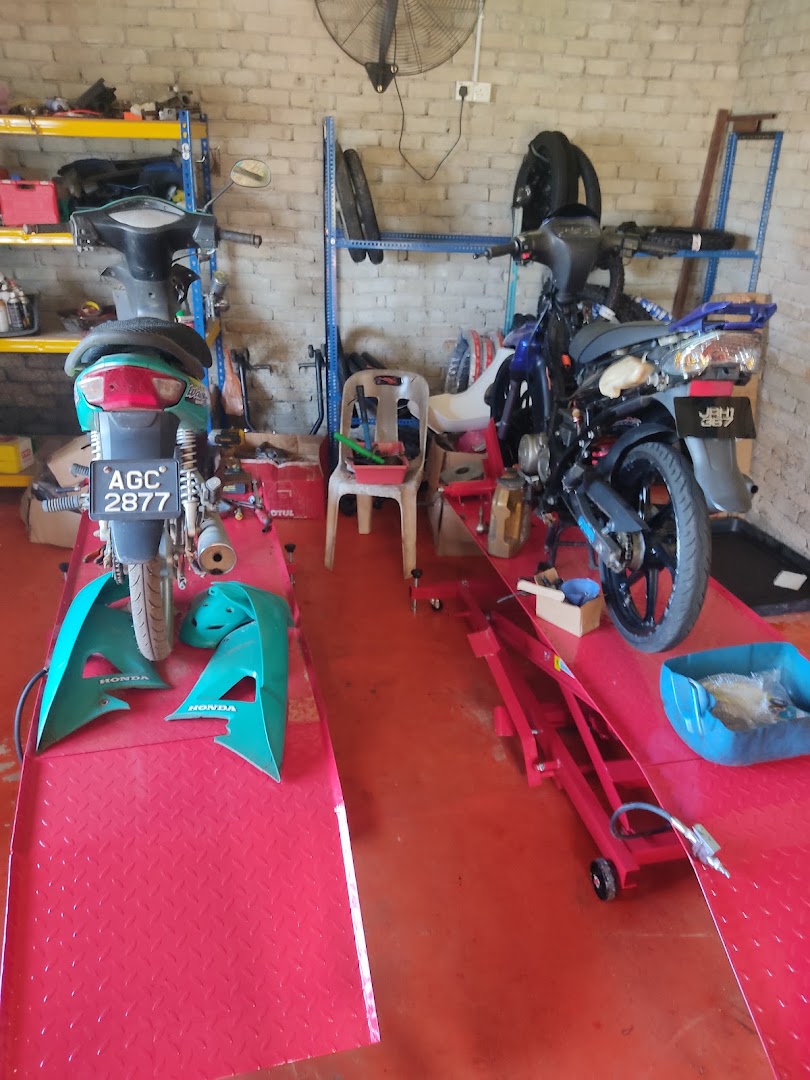 Dik man motorsport in Kuala Rompin