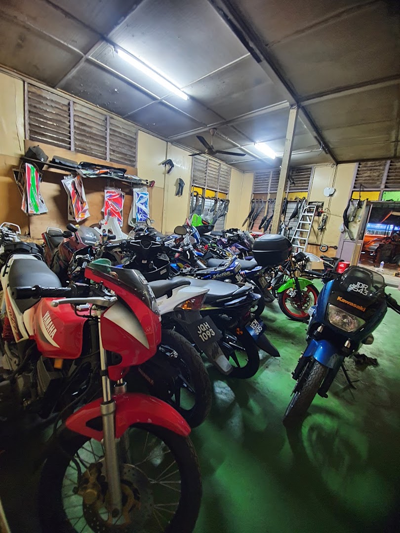 Anthrax Motor in Parit Raja