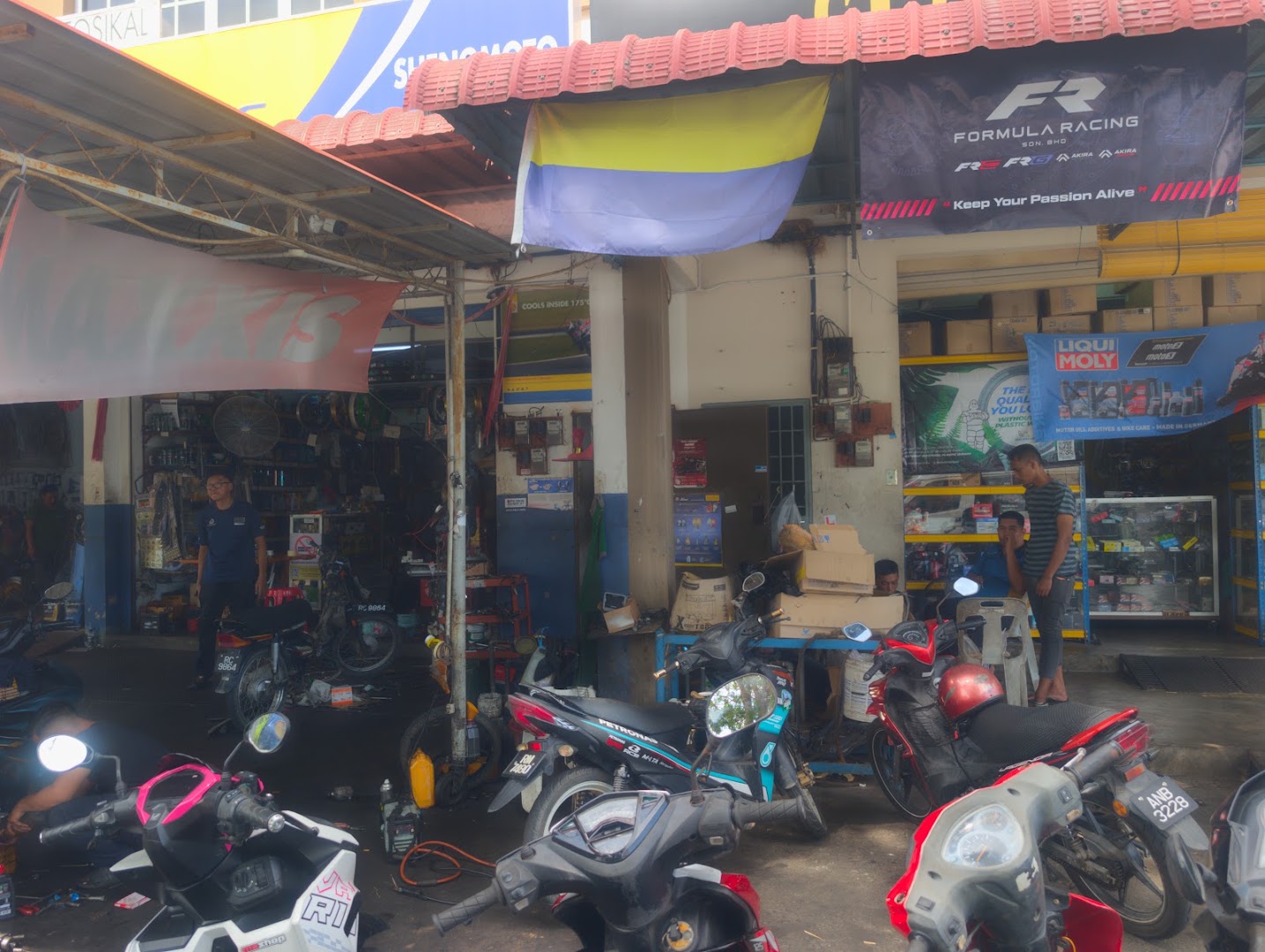 Shengmoto Trading in Arau