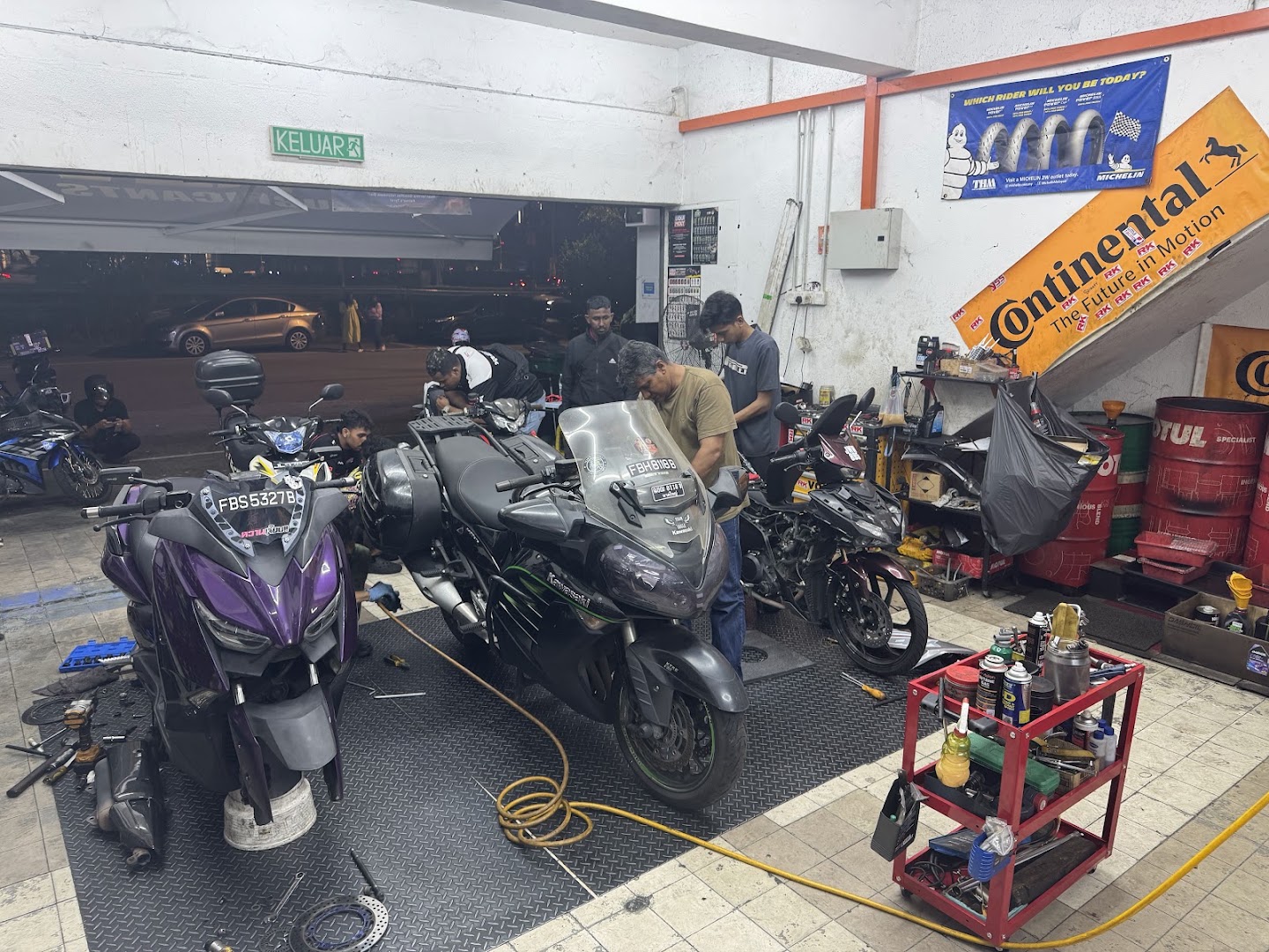 Fairuz’s Tyre Susur 4 – Tayar & Servis Motor JB in Johor Bahru