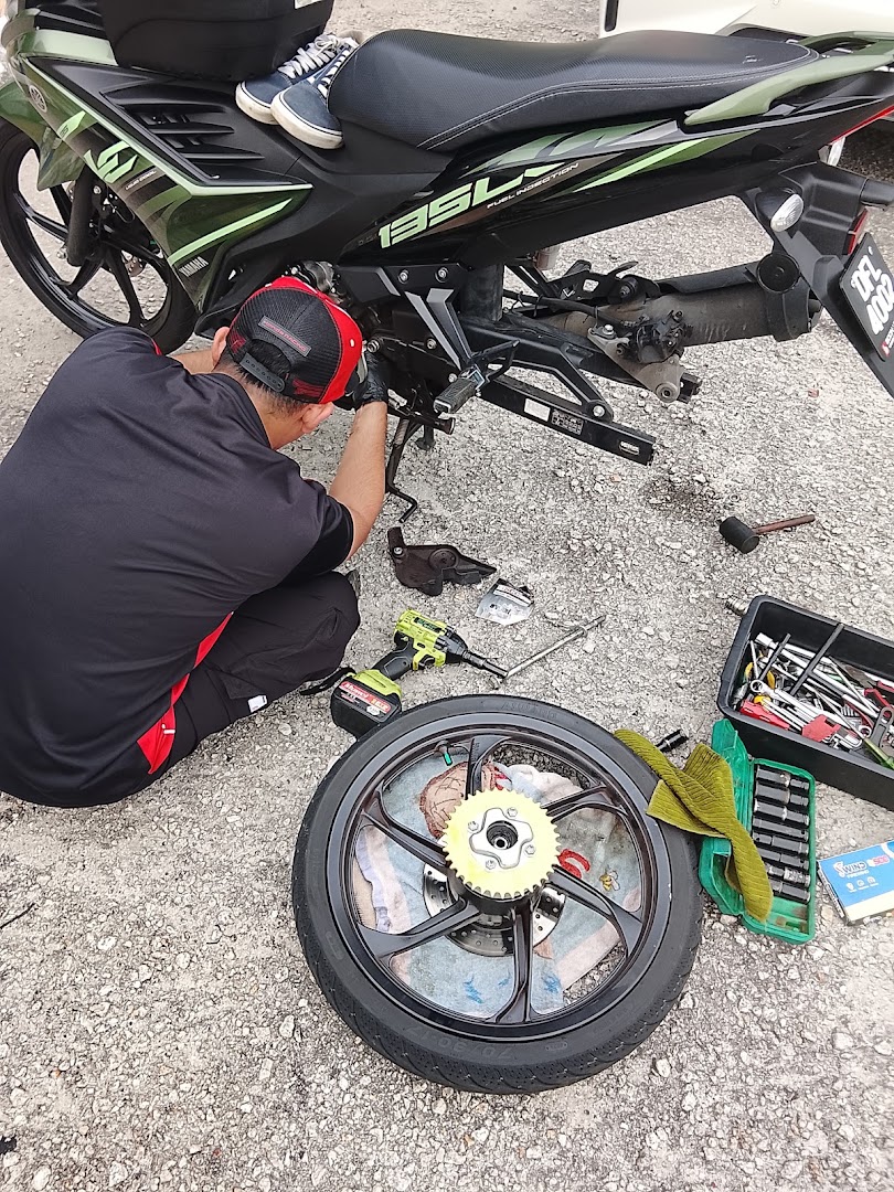 BENGKEL GABAN SHOP & TOWING TRANSPORT in Ayer Hitam