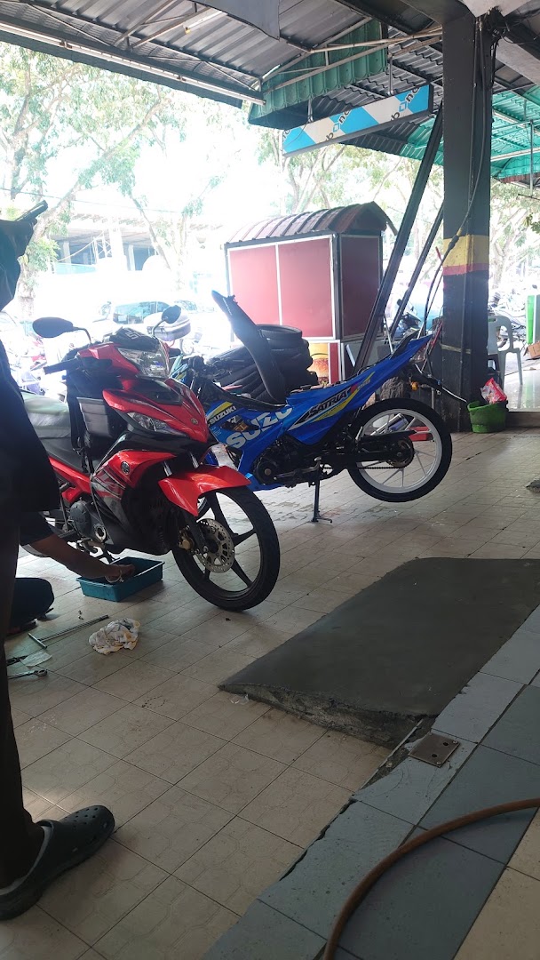 GKM MOTORS — photo 3