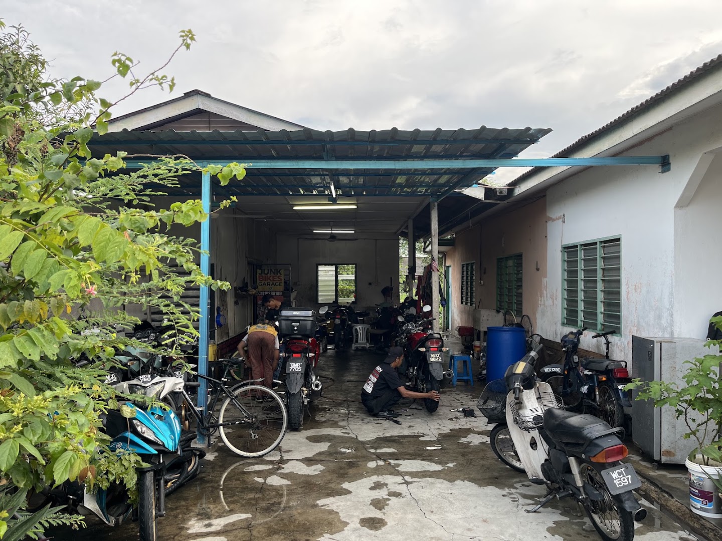 Junk Bikes Motorcycle in Dengkil