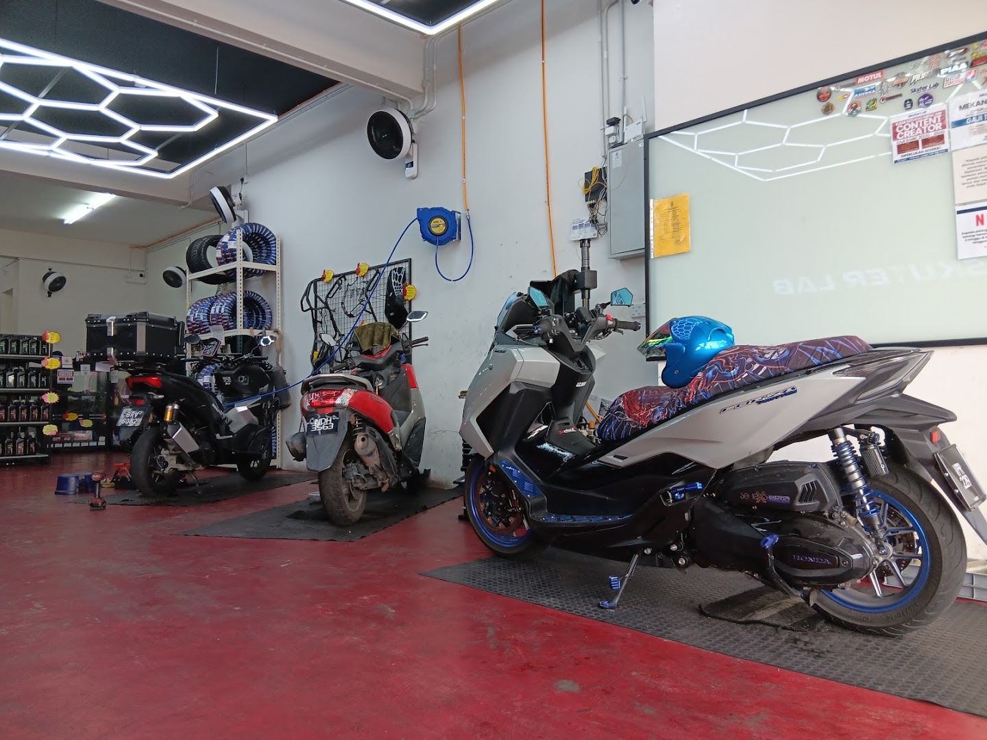 SkuterLab (Pusat servis skuter & Aksesori) — photo 4