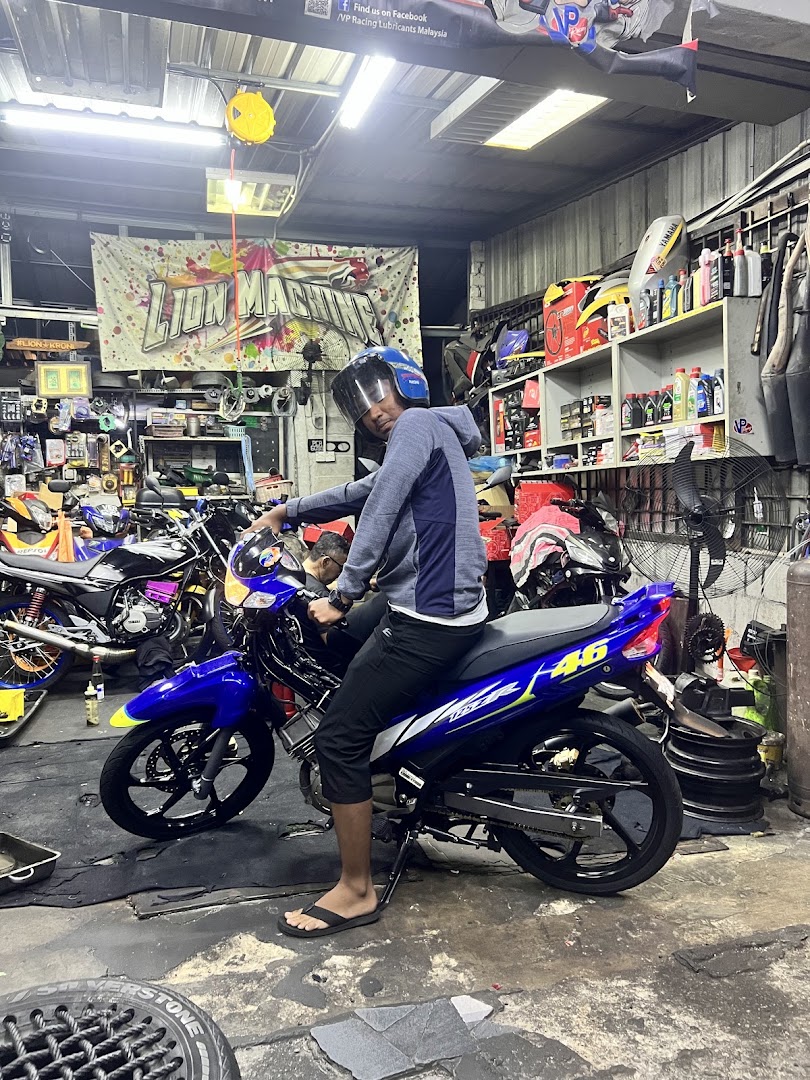 IZAT MOTORSPORT — photo 3