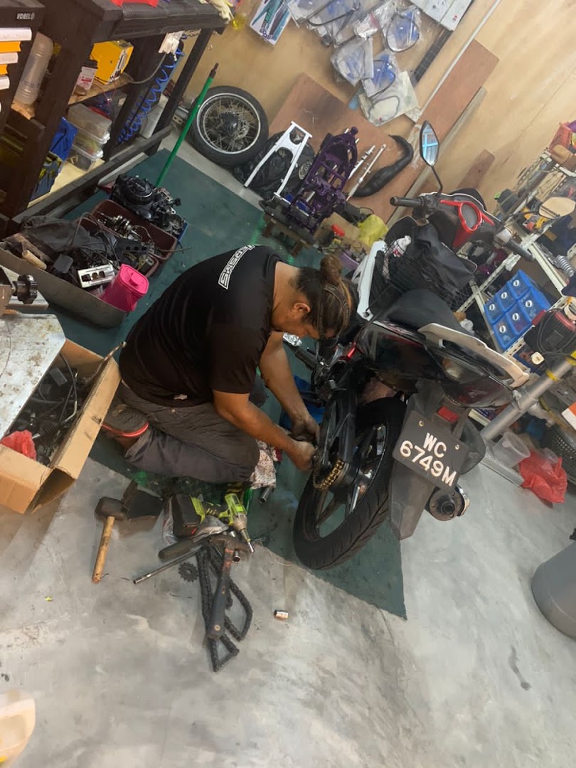 KKZ Motor Garage — photo 3