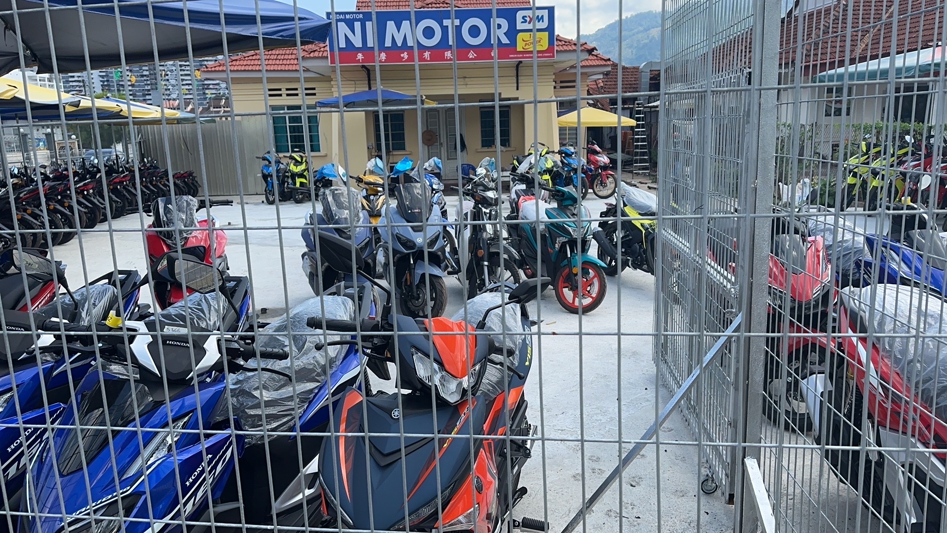 NI MOTOR AYER ITAM — photo 2