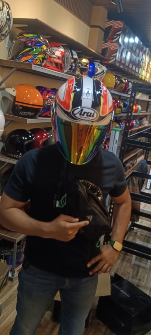 Kedai Helmet Jalan Kebun Shah Alam in Shah Alam