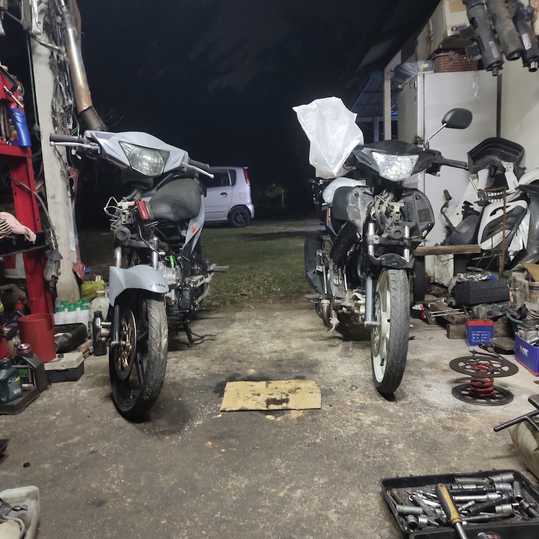 Bengkel motor apexx performance in Dengkil