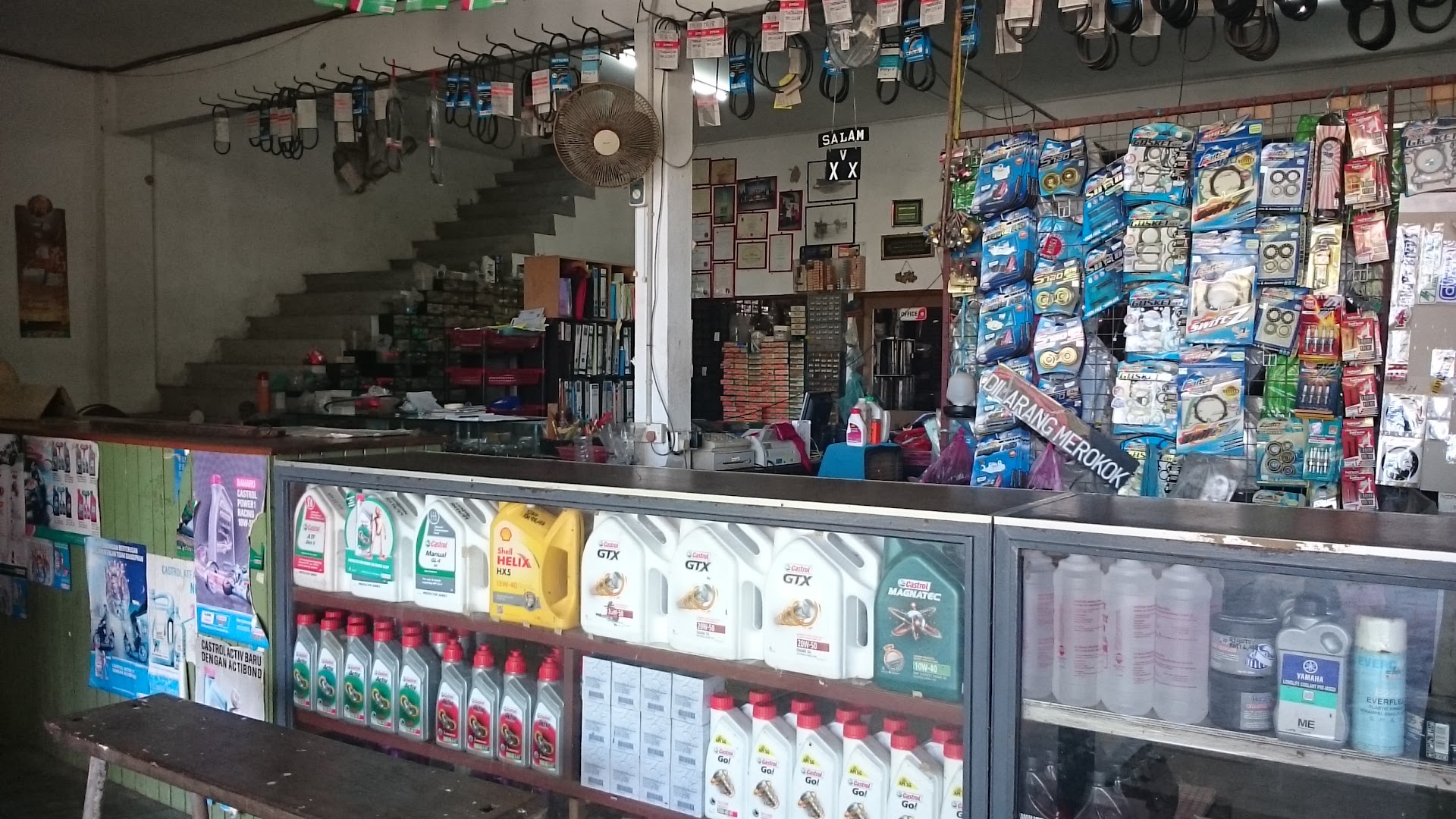 Suraya Motor( SURAYA BINTI YUSOF)SIGNBOARD CASTROL — photo 4