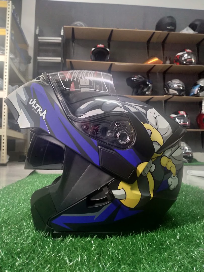 helmet — photo 4