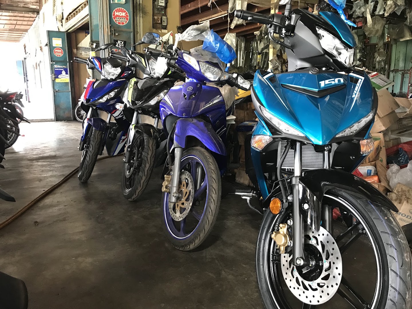 Castrol Bike Point - Perkhidmatan Motor Chin Lee — photo 1