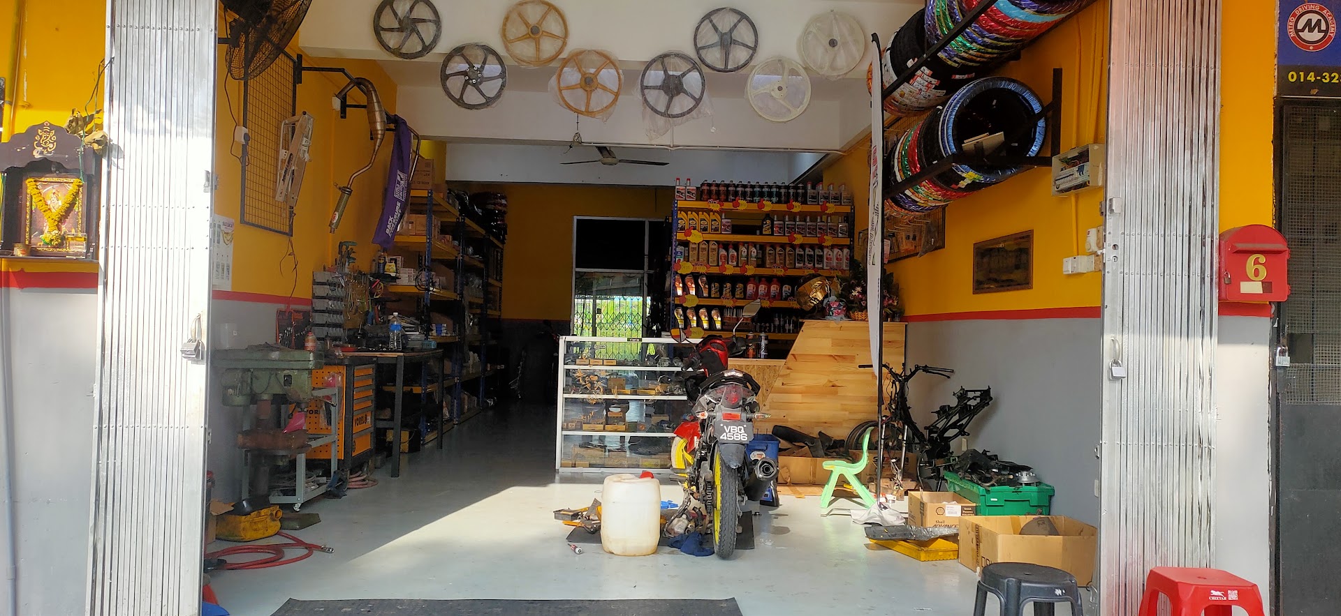 PUSAT PERDAGANGAN ALAM JAYA in Puncak Alam