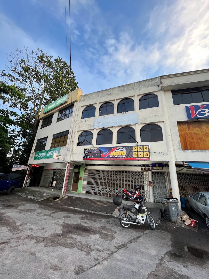 J MOTO KLUANG — photo 3