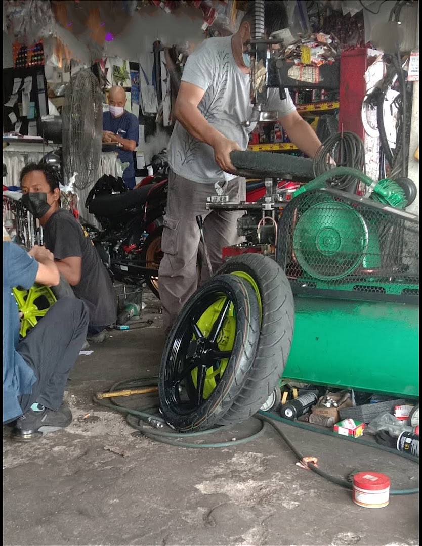 Castrol Bike Point - Lean Hong Motor Spare Parts in Padang Serai