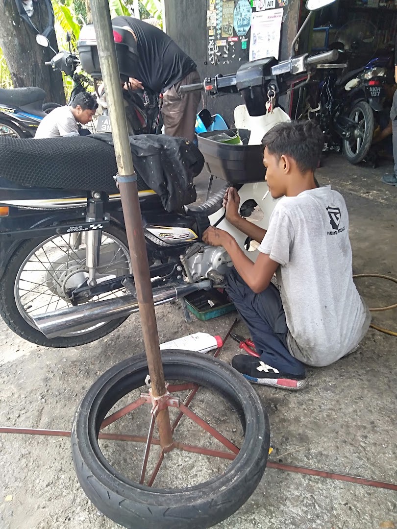 Pondok Garage Motor — photo 2