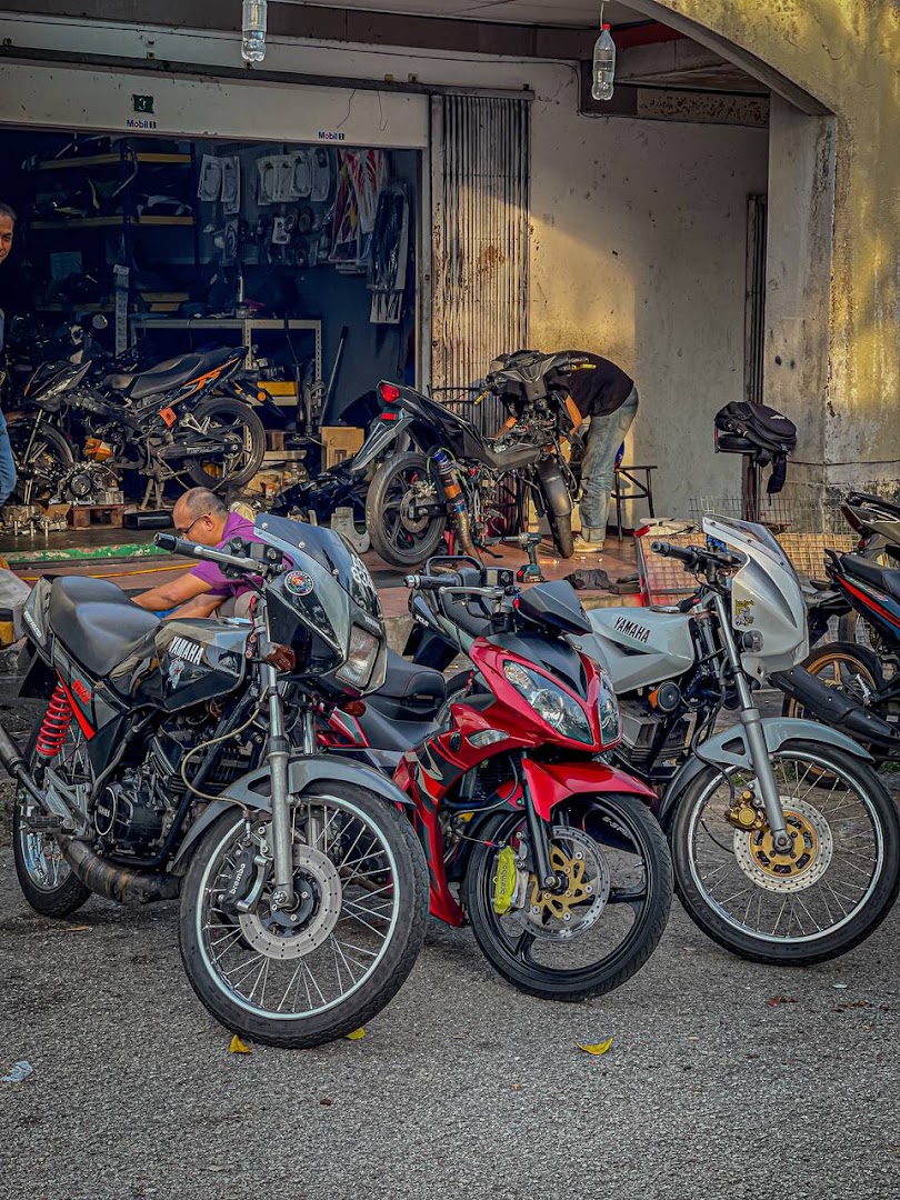 FG Garage — photo 2