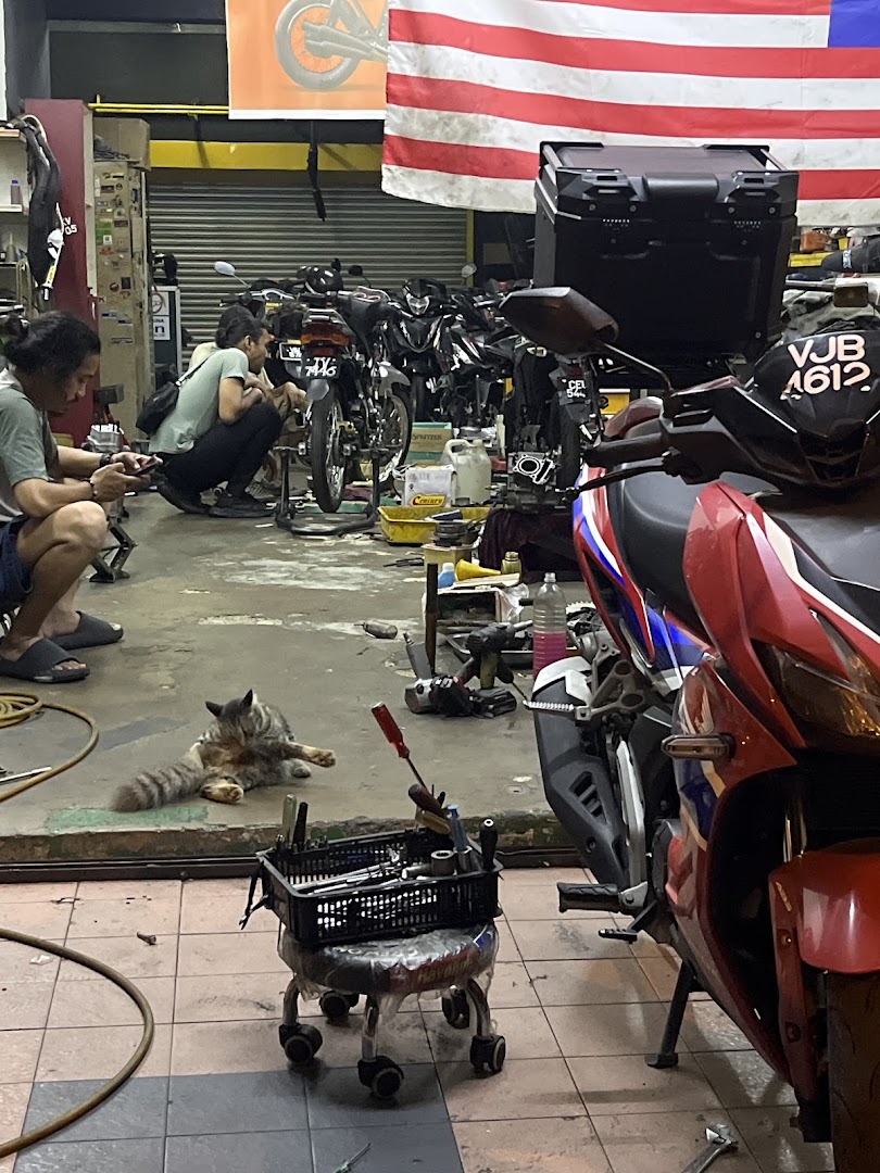 FG Garage — photo 3