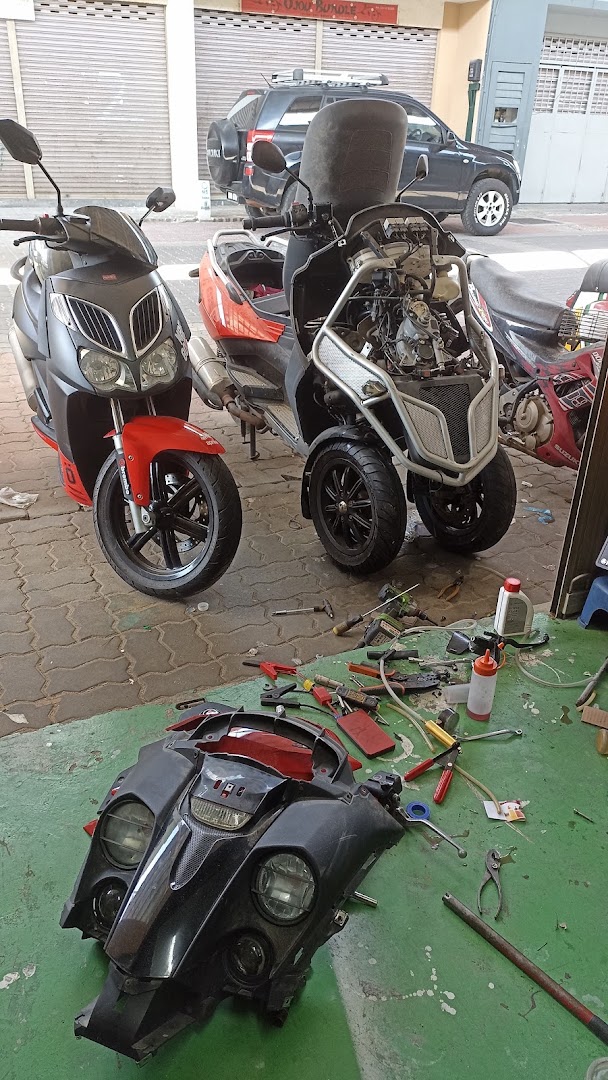 Rocket bee scooter/vespa/engineering works — photo 5