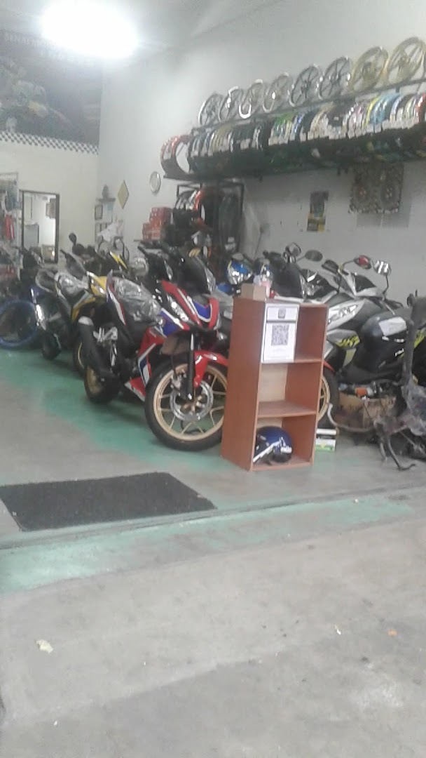 Senai Motor Service 士乃摩哆公司 — photo 2