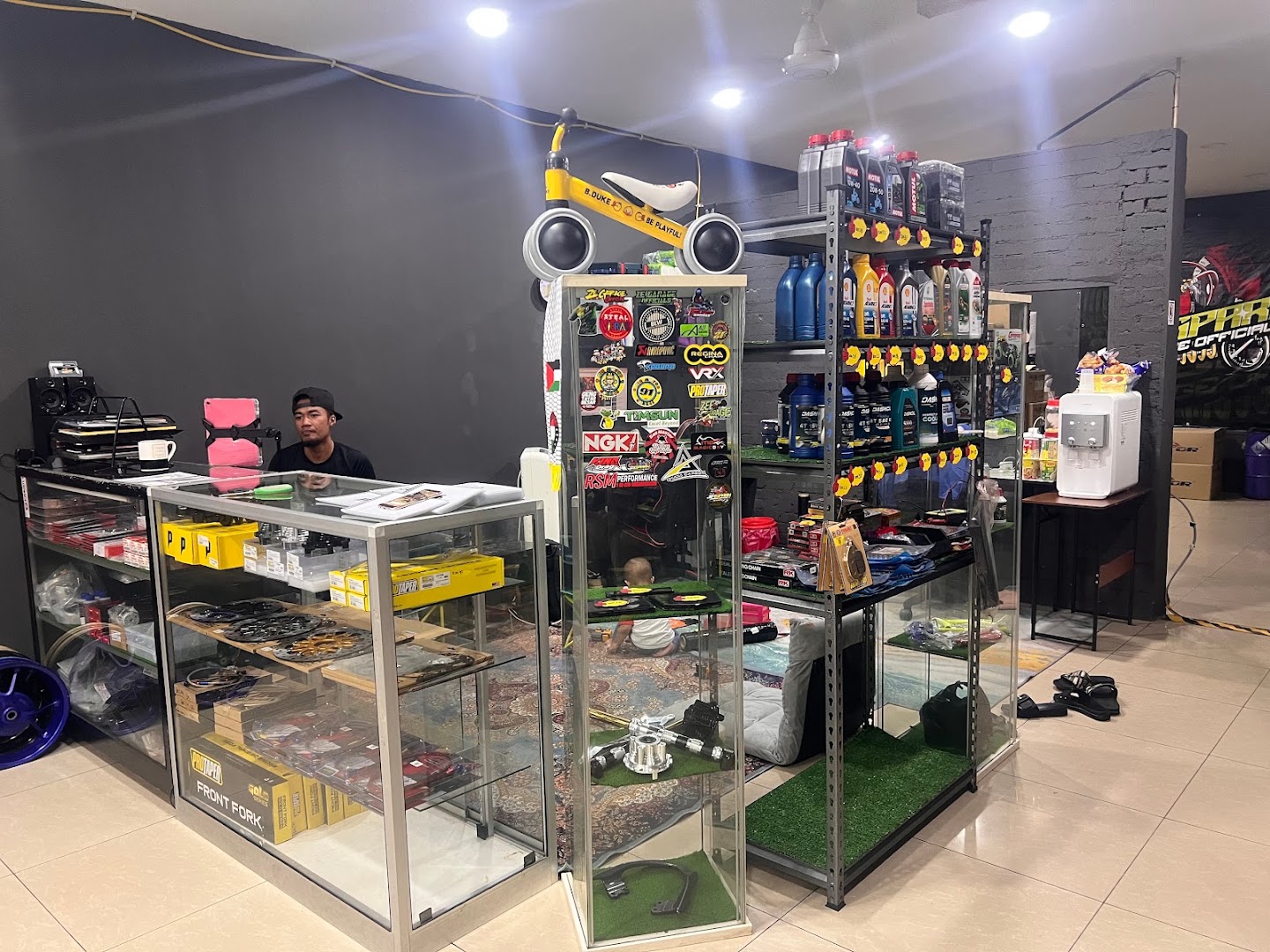 JIMSPARK GARAGE — photo 2