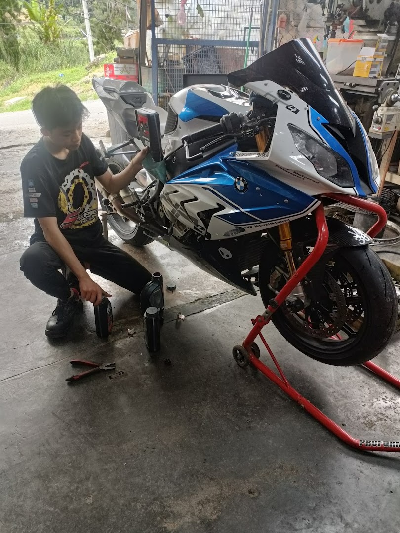 Yun motorcycle shop — photo 3