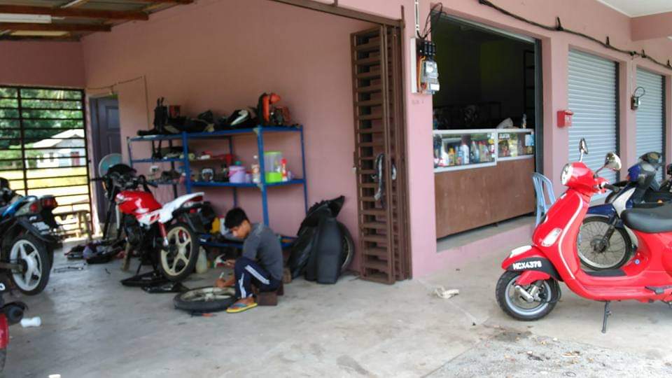 Kedai Motor Abid in Jerteh