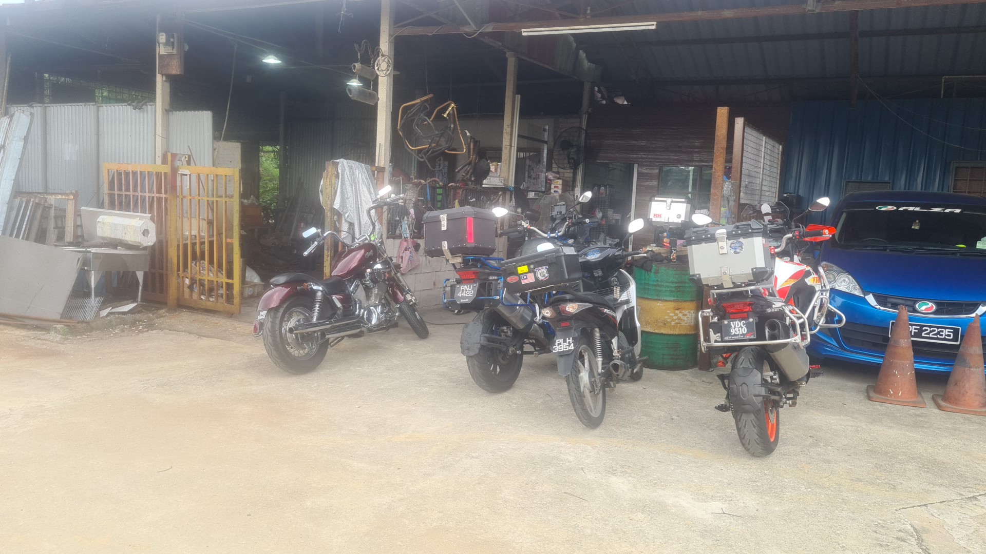 URBAN GARAGE TRK 502 — photo 2