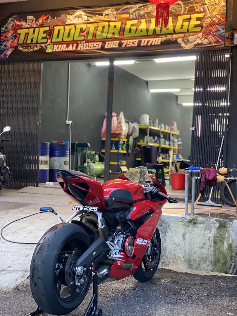 THE DOCTOR GARAGE — photo 2
