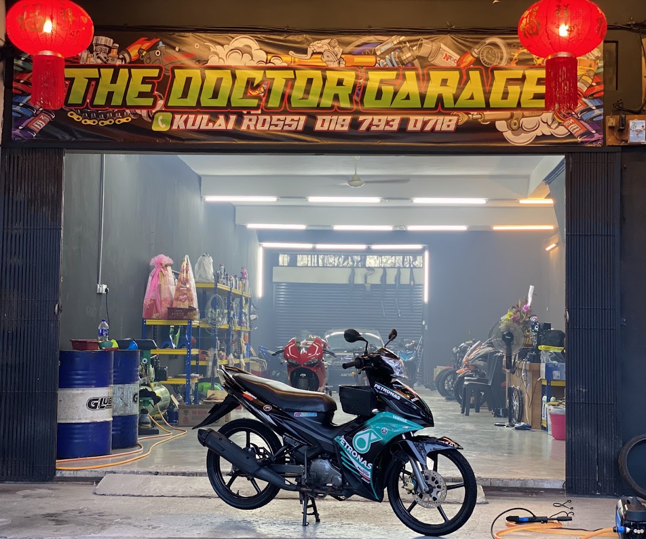 THE DOCTOR GARAGE — photo 3