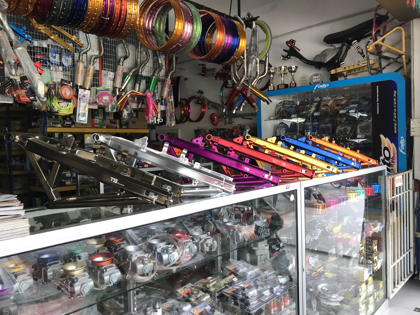 Lian Motor / Lian auto parts trading — photo 2