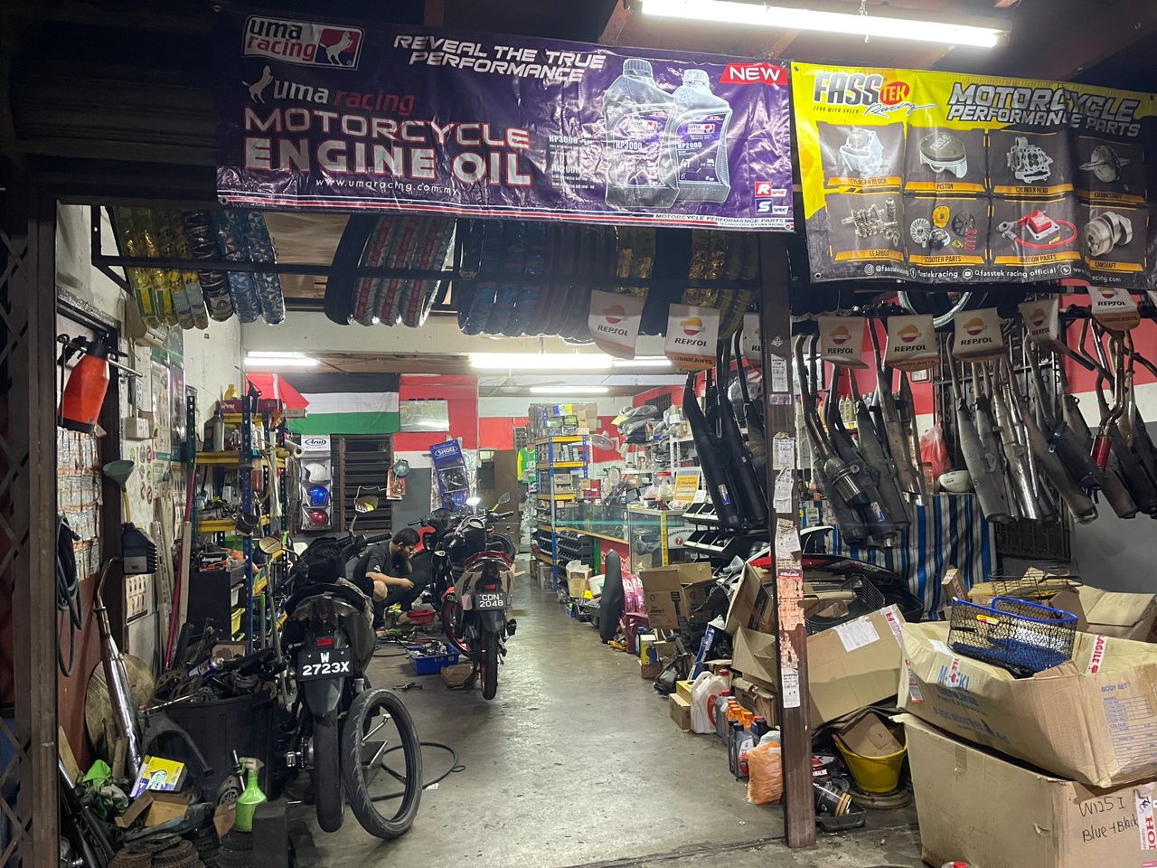 Boy Garage Motor Centre in Temerloh