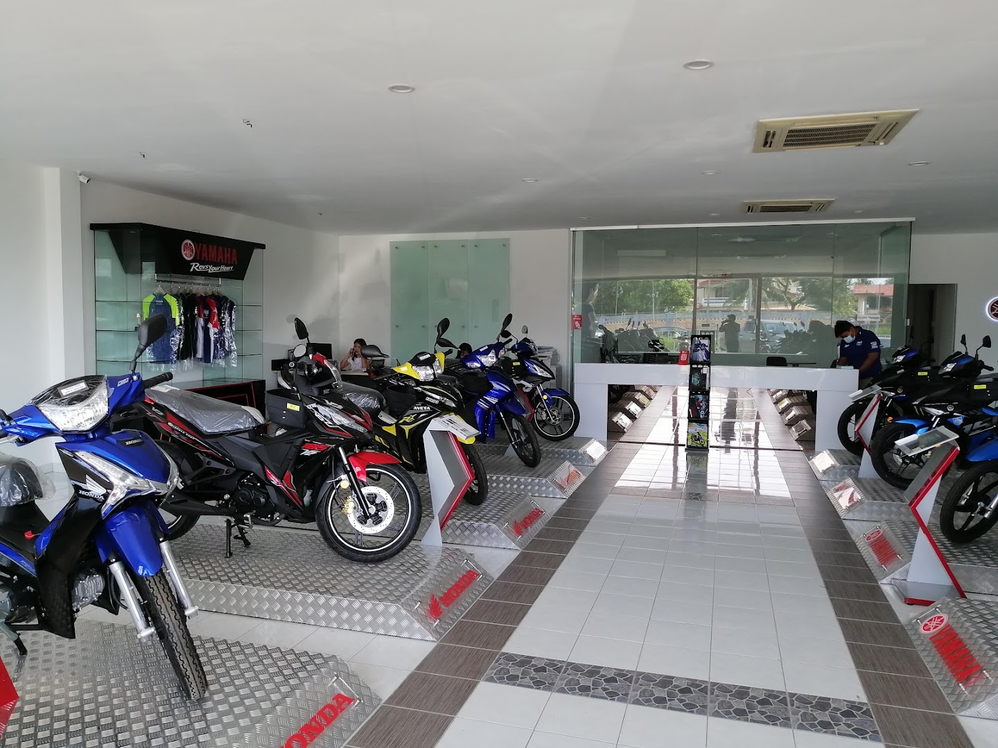 Weeraju Motor Putatan — photo 3