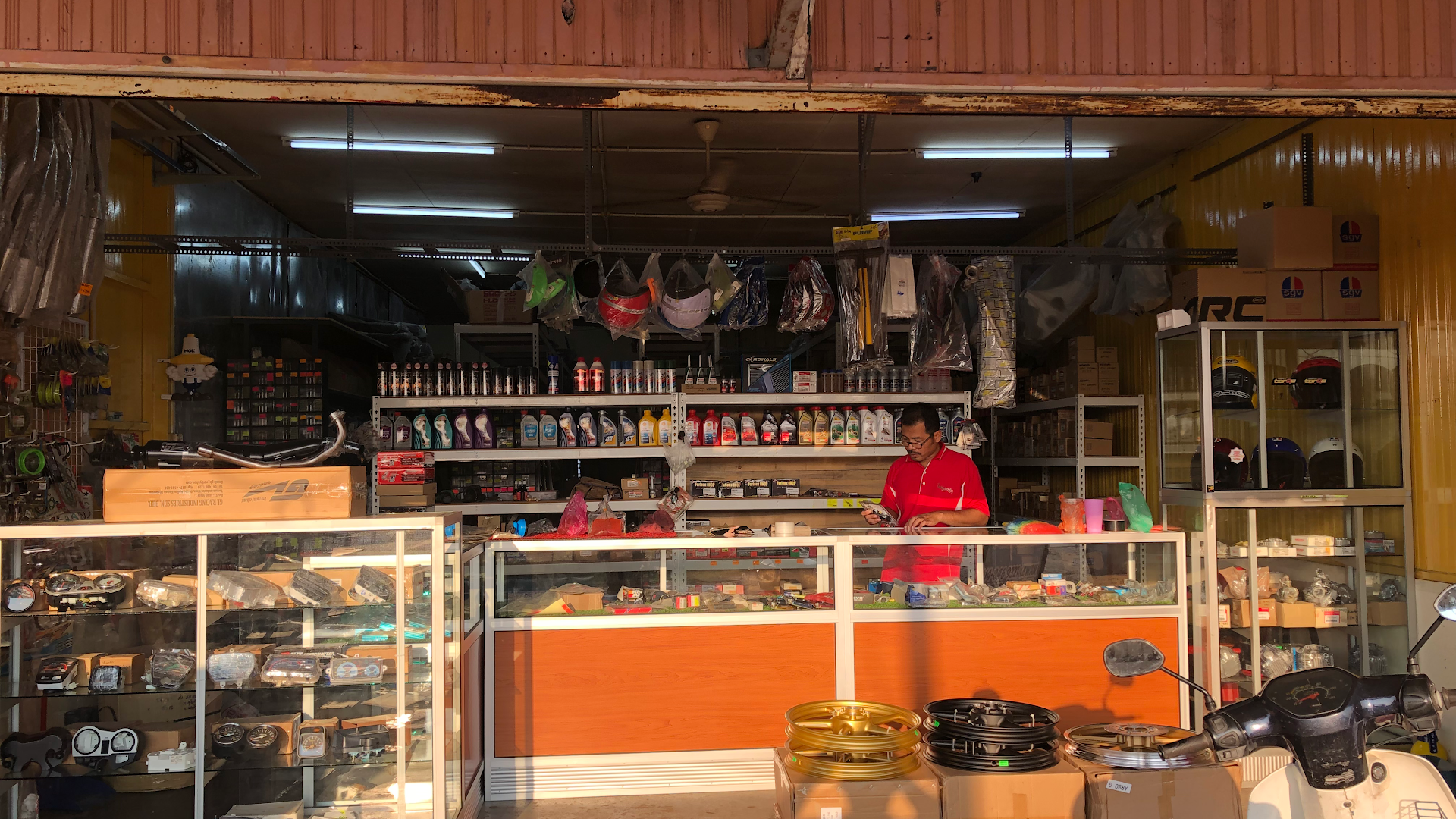 Wan Motor Spareparts & Accessories in Kuala Dungun