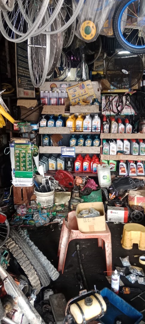 Pusat Membaiki Motosikal Ban Eng Hin — photo 2