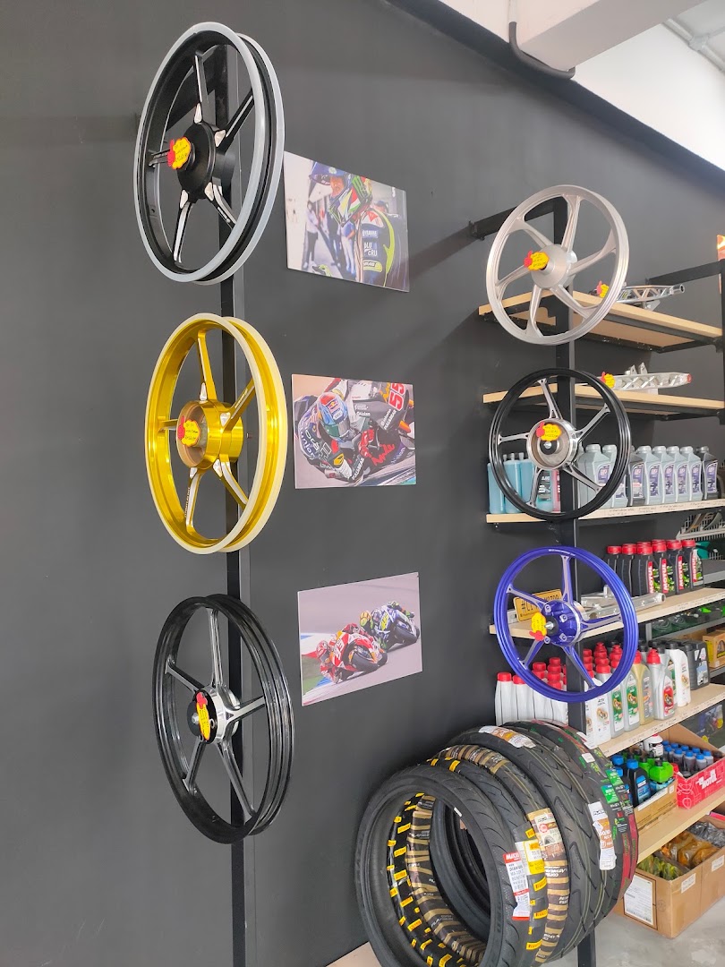 LI TAT MOTOR TRADING 利達摩哆 — photo 4