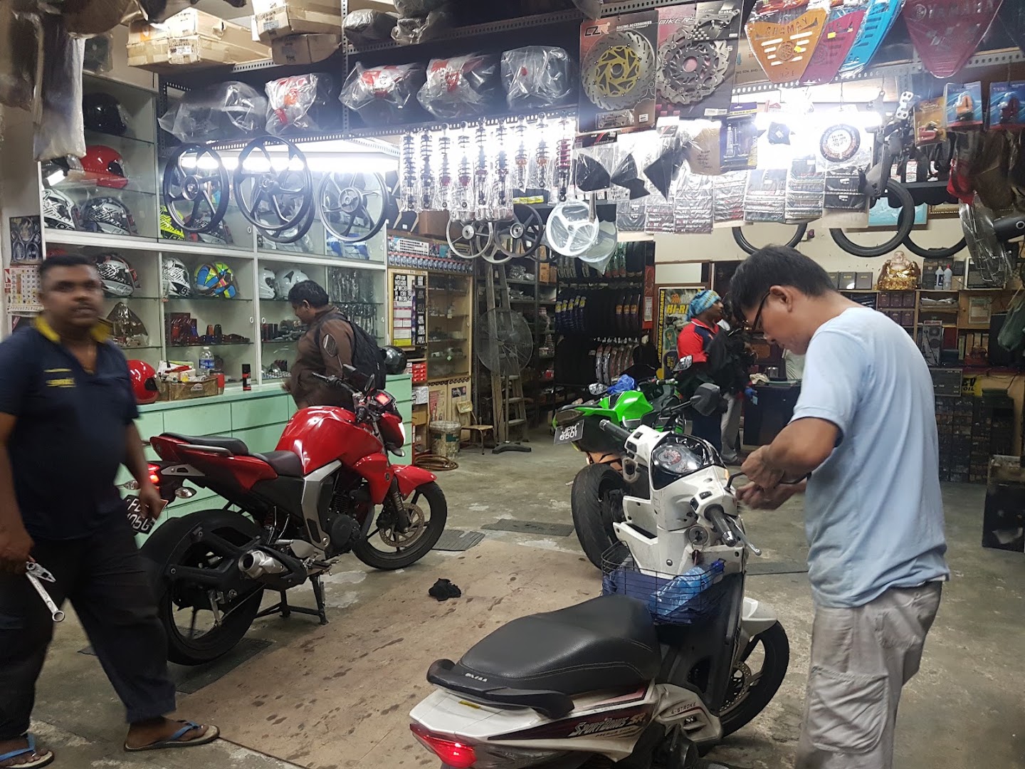 HONG KEONG MOTOR — photo 2