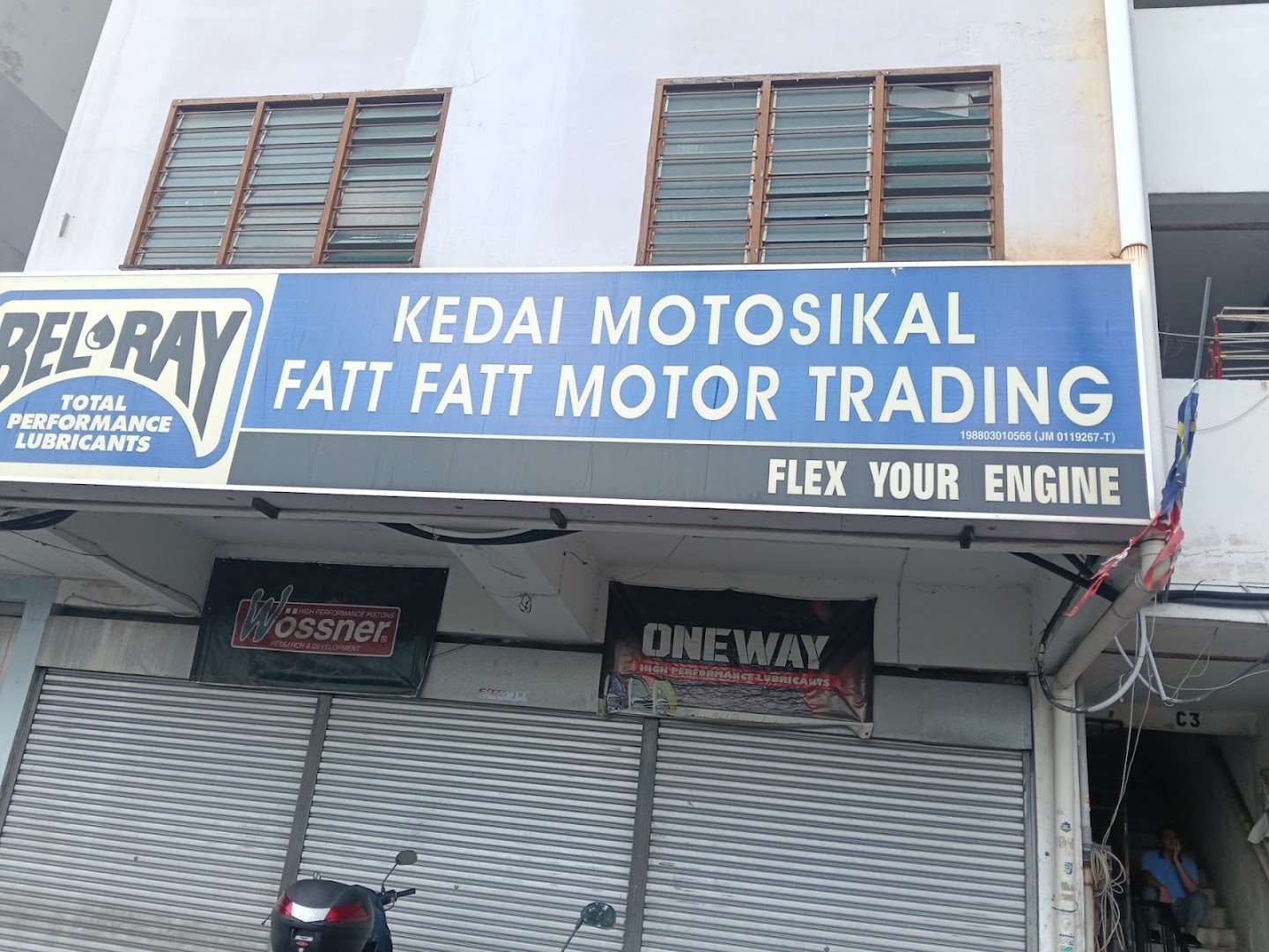 Fatt Fatt Motor Trading #UOS OIL in Batu Berendam