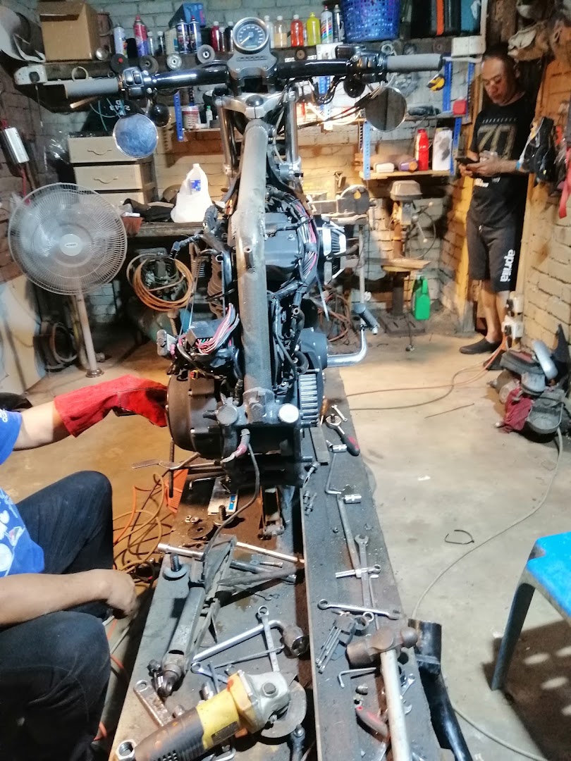 Dirty garage — photo 2