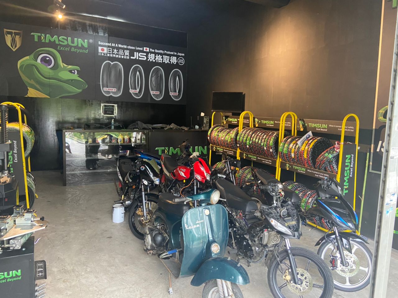 ONE_JA GARAGE — photo 2